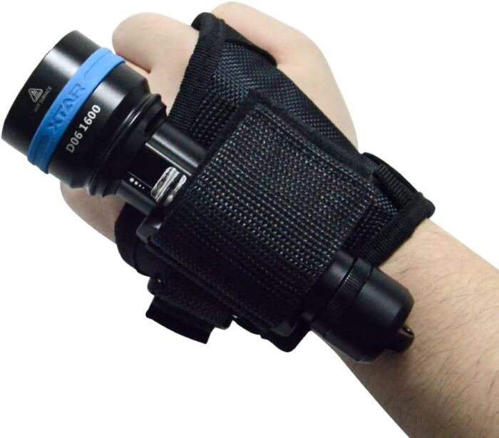 XTAR Goodman Style Glove Hand-Free Torch Holder Soft Hand Mount for Scuba Dive Lights Led Flashlight Universal Adjustable Wrist Strap Diving Accessory - Image 6
