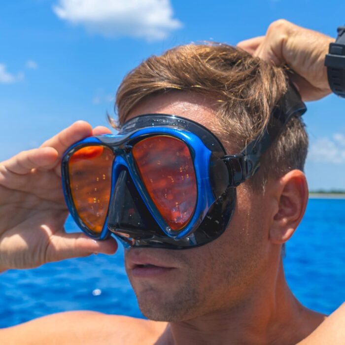TUSA Sport Adult Powerview Mask, Dry Snorkel, and Fins Travel Set - Image 6