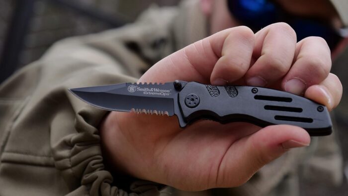 Smith & Wesson Extreme Ops Folding Knife - Image 4