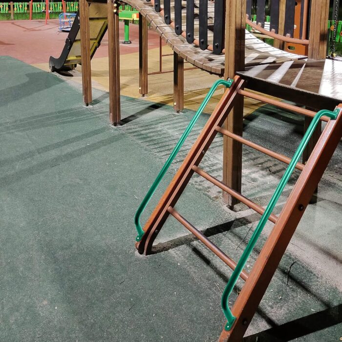 Lounsweer 2 Pieces Playground Accessories Metal Green Safety Handles Playhouse Ladder Handle Long Green Grab Handle Bars for Treehouse, Jungle Gym, Rock Climbing Wall, Playground (37 Inch) - Image 4