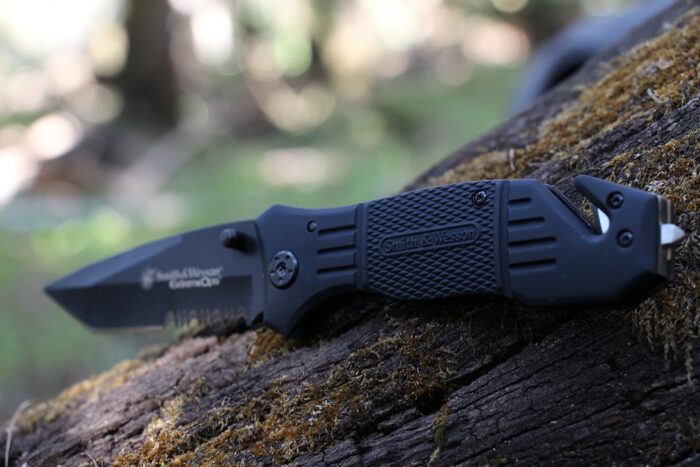 Smith & Wesson SWFR2S 8in High Carbon S.S. Folding Knife with 3.3in Tanto Point Serrated Blade and Aluminum Handle for Outdoor, Tactical, Survival and EDC - Image 2