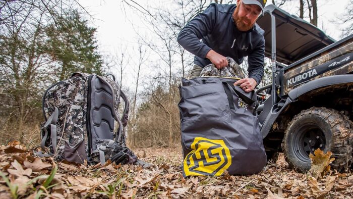 Hunters Specialties Scent-A-Way Scent-Safe Deluxe Travel Scent Bag | Scent Lock Bags for Hunting Clothing, Scent Proof Bag, Scent Free Bag for Hunting Accessories & Hunting Equipment - Image 4